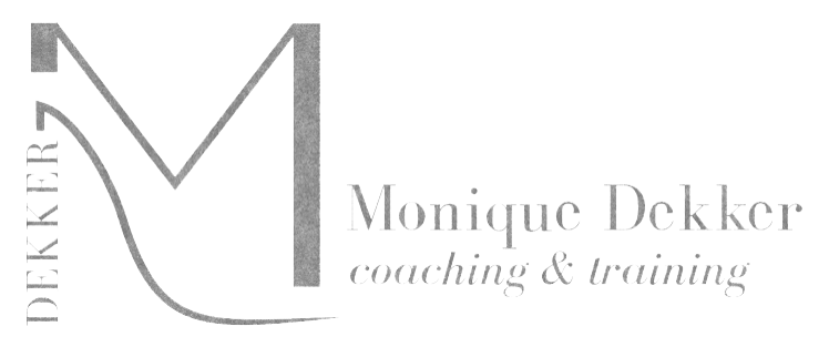 Logo Monique Dekker